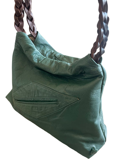B55♻️ braided handle shoulder bag
