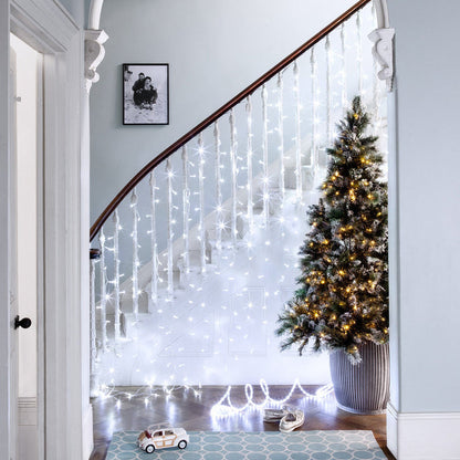 ML192WC_Cool-White-Curtain-Light-Staircase-With-Christmas-Tree-1_P1_4e087737-554d-42a6-b183-ef219d5ab81a.jpg