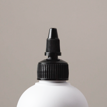 Gif showing the conditioner come out of the nozzle